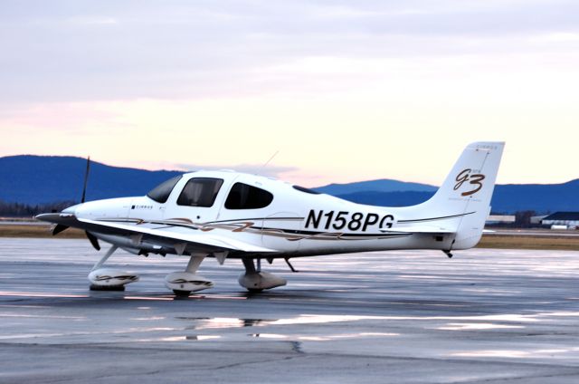 Cirrus SR-22 (N158PG)