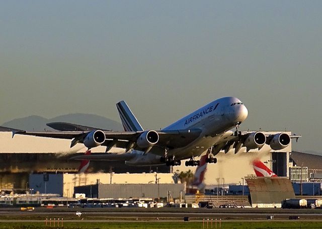 Airbus A380-800 (F-HPJE) - a rel=nofollow href=http://flightaware.com/live/flight/FHPJE/history/20150124/2345Z/KLAX/LFPGhttp://flightaware.com/live/flight/FHPJE/history/20150124/2345Z/KLAX/LFPG/a