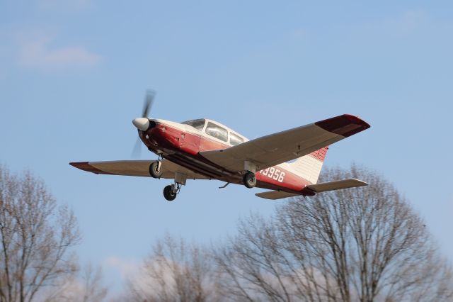 Piper Cherokee (N43956) - Taking off out of Flying W