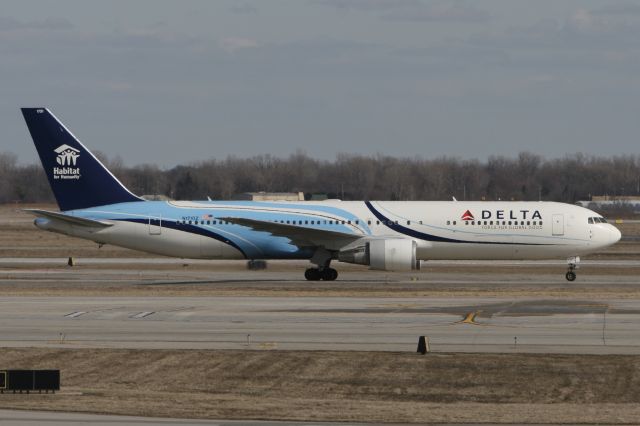 BOEING 767-300 (N171DZ) - March 26, 2011 - arrived Detroit. Finally captured this special painted scheme 