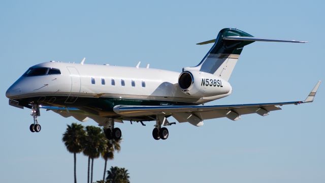 Bombardier Challenger 300 (N538SL)