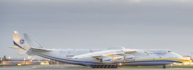 Antonov An-225 Mriya (UR-82060) - line up 26L - sunset + 35 min