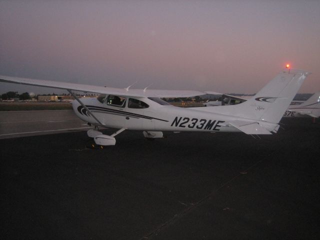 Cessna Skylane (N233ME)