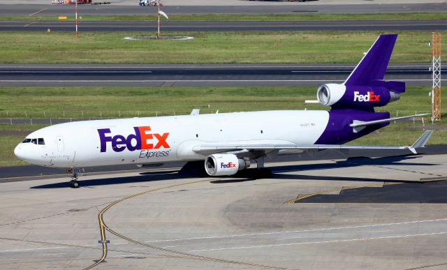 Boeing MD-11 (N523FE) - Arriving from Rwy 34L