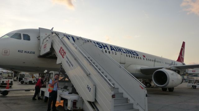 Airbus A321 (TC-JSD) - Del to THY in 2012br /Our plane to CDG