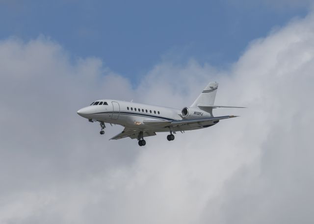 Dassault Falcon 2000 (N112FJ)