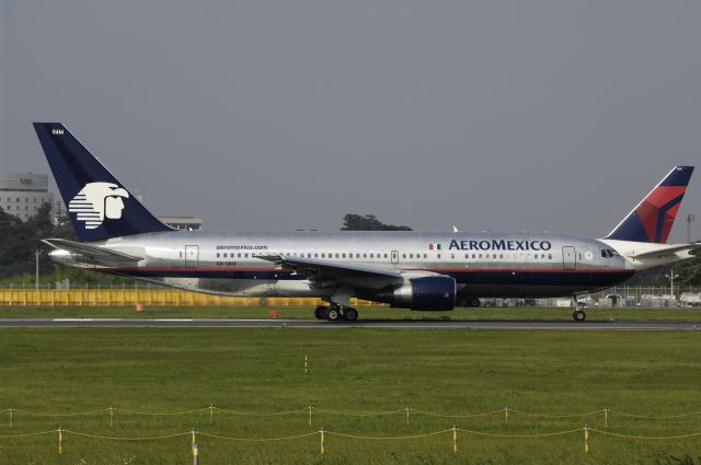 BOEING 767-200 (XA-OAM) - Departure at Narita Intl Airport Rwy16R on 2013/07/10