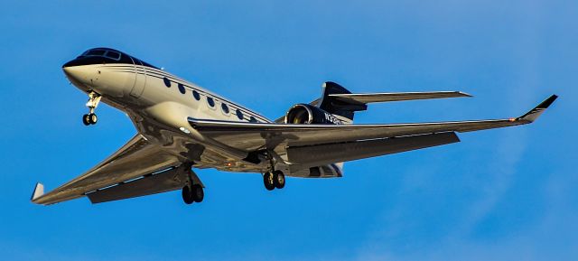 GULFSTREAM AEROSPACE G-7 Gulfstream G600 (N332DX) - N332DX Gulfstream GVII-G600 s/n 73037 - McCarran International Airport (KLAS)br /October 21, 2021br /Photo: TDelCoro br /(Harry Reid International Airport  (KLAS)