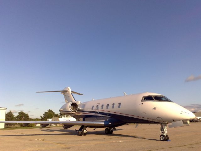 Bombardier Challenger 300 (N518FX)