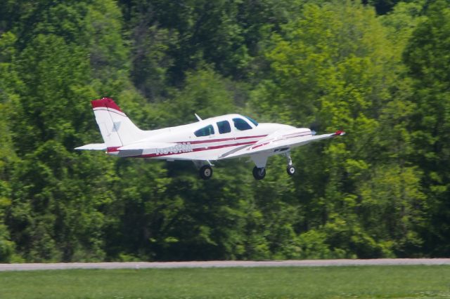 Beechcraft Baron (58) (N813RM)