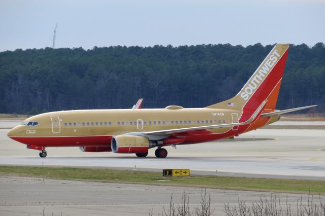 Boeing 737-700 (N714CB) - Southwest Airlines 737-700 "Southwest Classic" 12/28/13