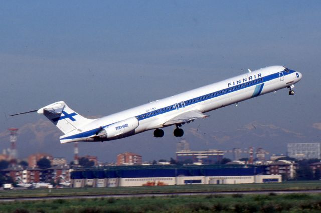 McDonnell Douglas MD-82 (OH-LMY)