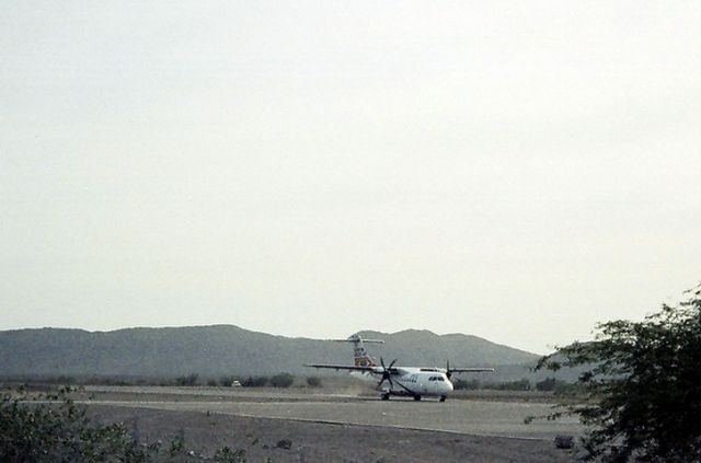 Aerospatiale ATR-42-300 (AP-BHM)