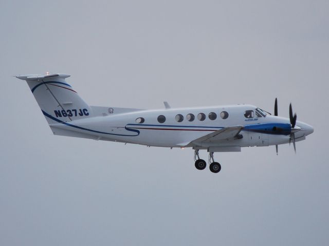 Beechcraft Super King Air 300 (N637JC) - DATA SUPPLIES INC - 8/3/10