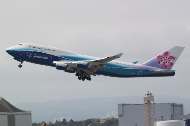Boeing 747-400 (B-18210) - Elegant Boeing Painting of CI