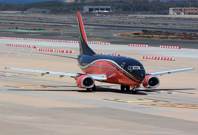 Boeing 737-500 (LY-KDT)