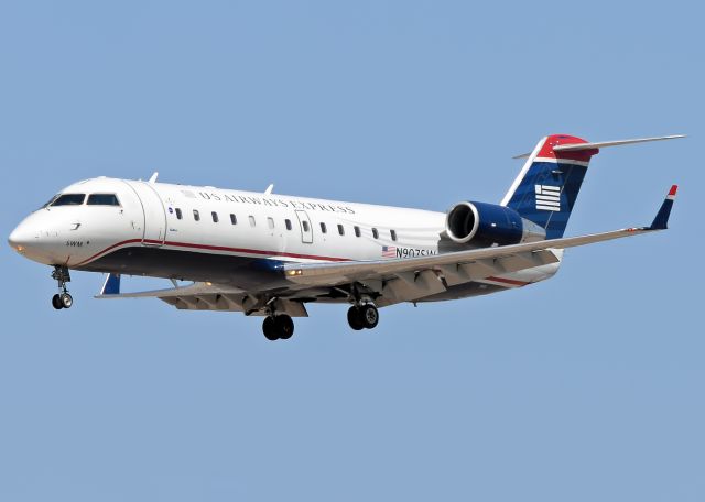 Canadair Regional Jet CRJ-200 (N907SW)