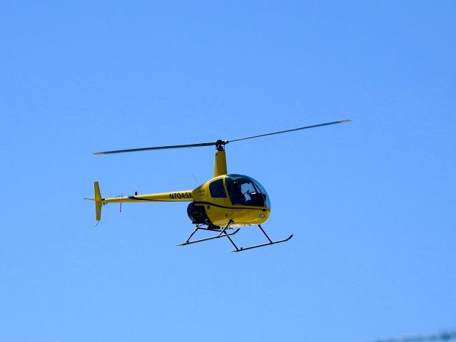 Robinson R-22 (N7045X)