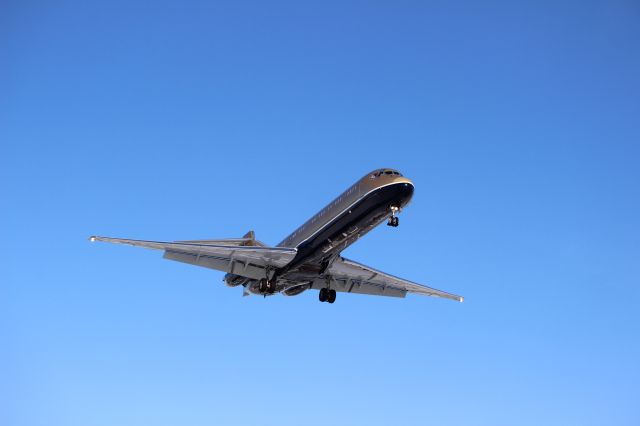 McDonnell Douglas MD-80 (VP-CNI)