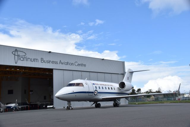 Canadair Challenger (A37002) - Waiting for its VIP government passenger