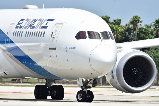 Boeing 787-8 (4X-EDB)