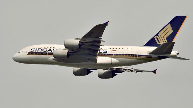 Airbus A380-800 (9V-SEN)
