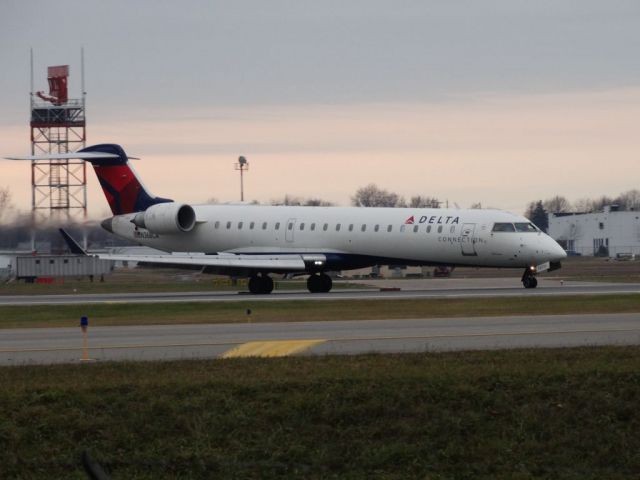 Canadair Regional Jet CRJ-700 (N368CA)