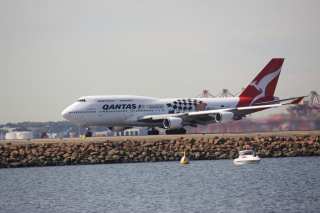 Boeing 747-400 (VH-OEB)