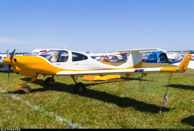 Diamond Star (N787LB) - Oshkosh 2023