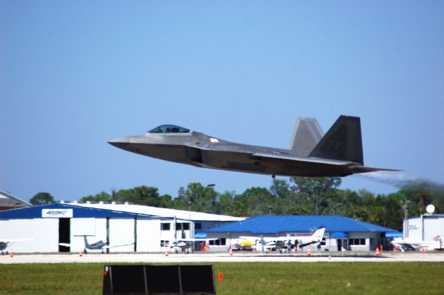 Lockheed F-22 Raptor — - F22 takeoff for aerial demo at the Sun n Fun airshow in Lakeland, FL.