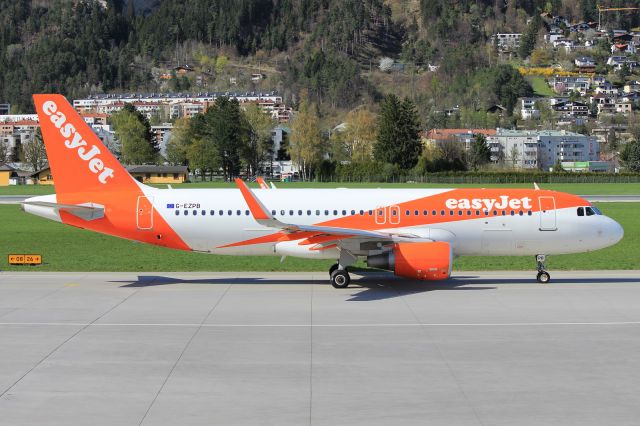 Airbus A320 (G-EZPB)