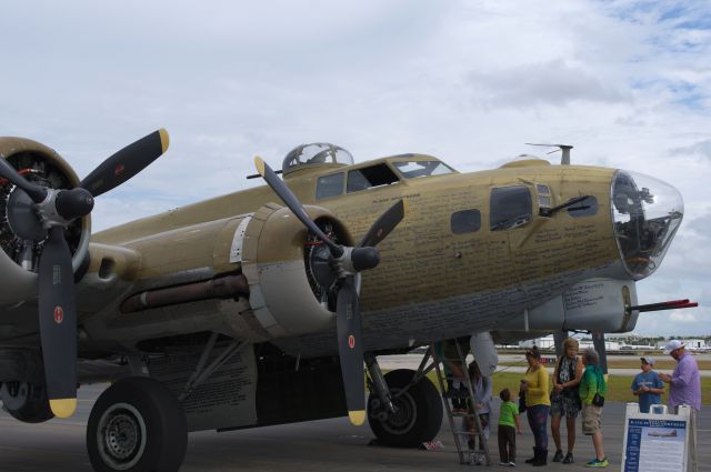 Boeing B-17 Flying Fortress (AEH93012)