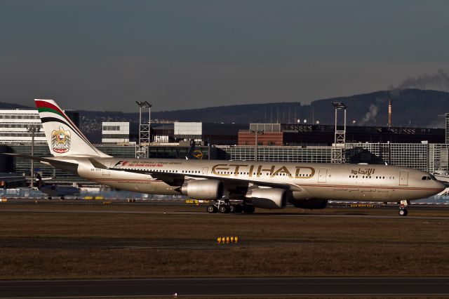 Airbus A340-500 (A6-EHB)