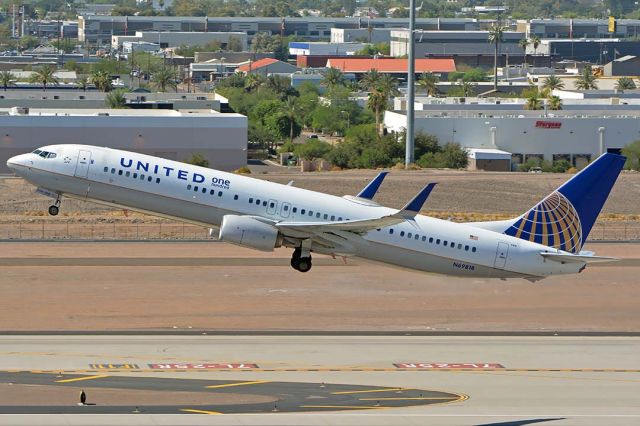 Boeing 737-900 (N69818) - United Boeing 737-924 N69818 One Hundred at Phoenix Sky Harbor on July 2, 2018. 