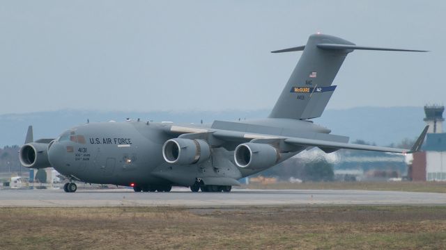 Boeing Globemaster III (04-4131) - JEDI 11 taxiing back to RWY 15 for departure. 