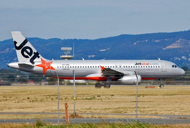 Airbus A320 (VH-VQG) - JETSTAR AIRWAYS - AIRBUS A320-232 - REG VH-VQG (CN 2787) - ADELAIDE INTERNATIONAL AIRPORT SA. AUSTRALIA - YPAD (11/1/2015)FENCE ONCE AGAIN IN THE WAY.