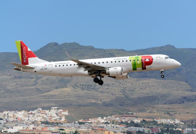 Embraer ERJ-190 (CS-TPR)