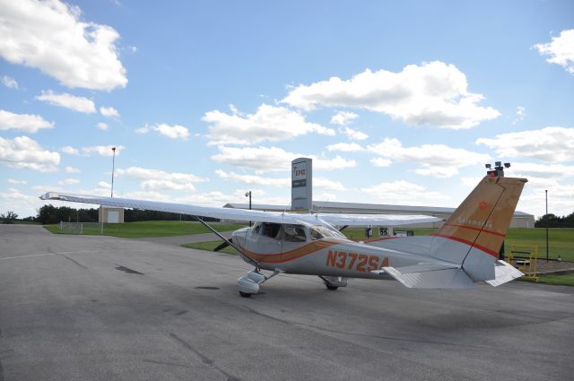 Cessna Skyhawk (N372SA)