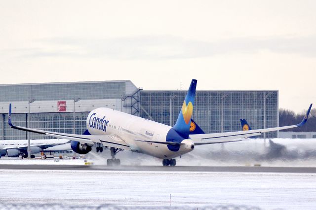 BOEING 767-300 (D-ABUE)