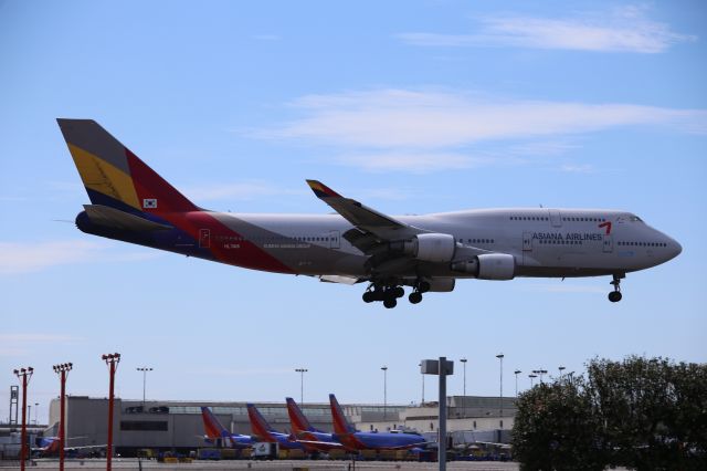 Boeing 747-400 (HL7418)