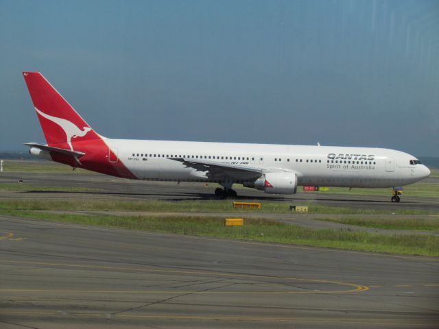 — — - vh.dgj 767-300 at yssy