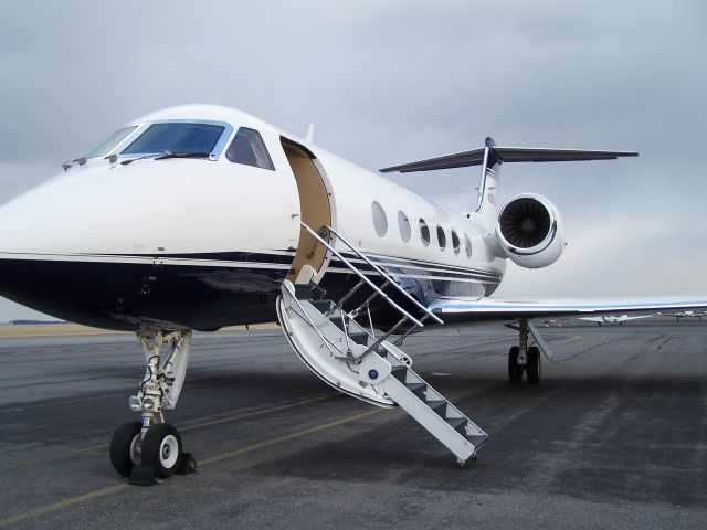 Gulfstream Aerospace Gulfstream IV (N300CR)