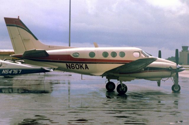 Beechcraft King Air 90 (N60KA) - Seen here on 28-Sep-03.  Exported to Brazil 5-Mar-09 where it became PR-XKY.