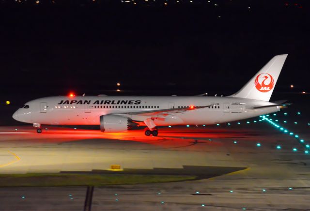 Boeing 787-8 (JA829J)