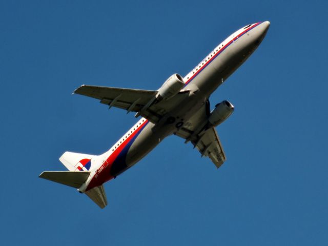 BOEING 737-400 (9M-MQB)