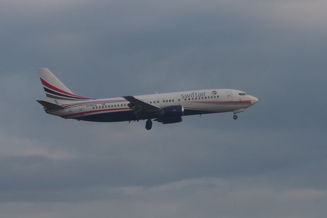BOEING 737-400 (N430XA)