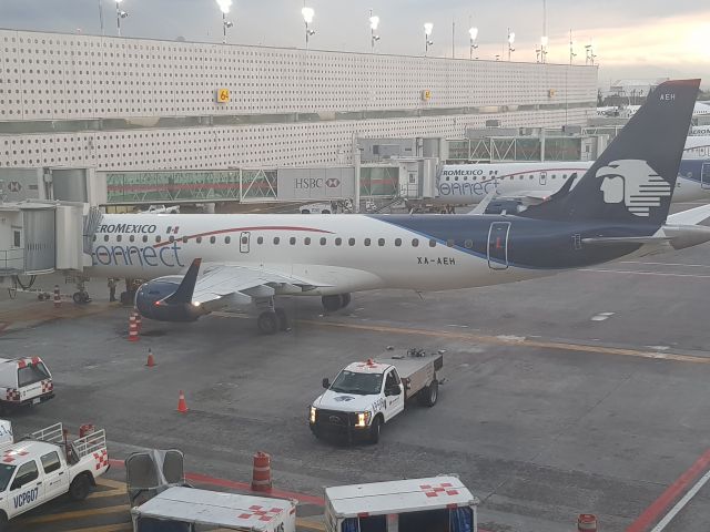 Embraer ERJ-190 (XA-AEH)