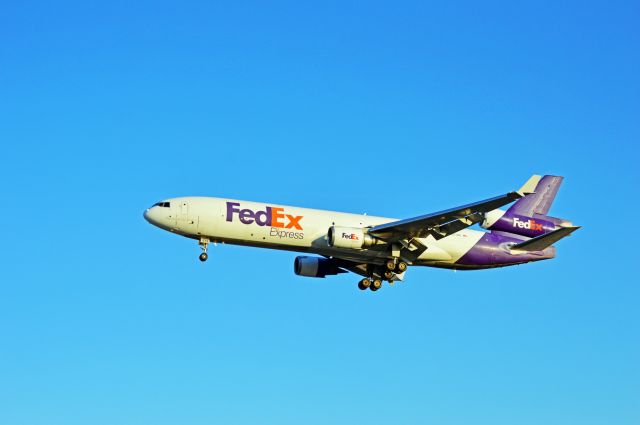 Boeing MD-11 (N573FE)