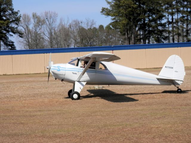 N2588K — - 88 KILO TAXI AT 5A2