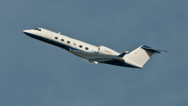 Gulfstream Aerospace Gulfstream G650 (N400J) - Take off on 5-9-2017.